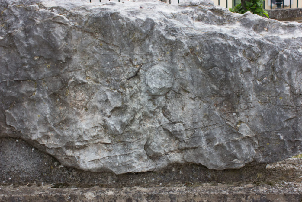 foto detail of a tombstone from the courtyard of the Archaeological Museum of Amfissa.